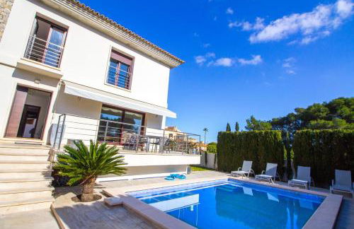 Soleado chalet con Piscina, WIFI y A/C - Photo 1