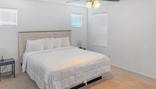 4 Bedroom Desert Oasis Large Yard Sleeps 8 - Foto 4