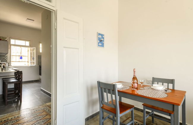 Vintage Charm 1BR Apt w Balcony & View - Foto 23