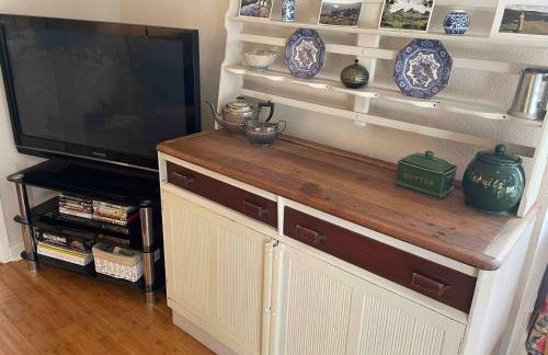 Walkers Retreat with garden and views - Photo 9