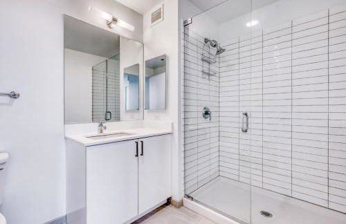 W Loop 2BR w Gym Pool in heart of Greektown CHI-561 - Foto 16