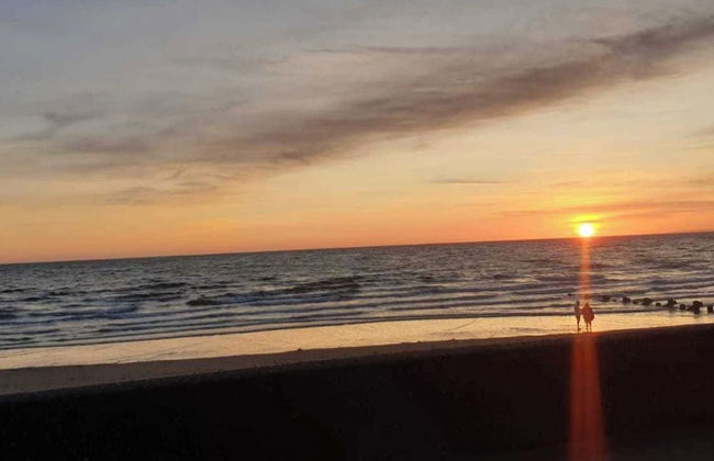 Seaview Apartment Sleeps 2 -patio -wifi -Tv - Photo 12