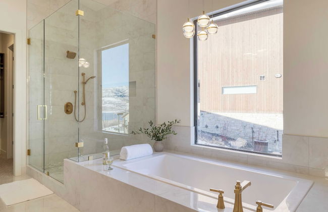 Mins to Deer Valley Lift Firepit, Game Room, Views, 5bdr Orion by Avantstay - Photo 24