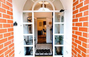 2 Bedroom Unique Converted Constabulary - Foto 8