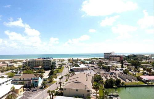 Where the Sun Meets the Water - Foto 39