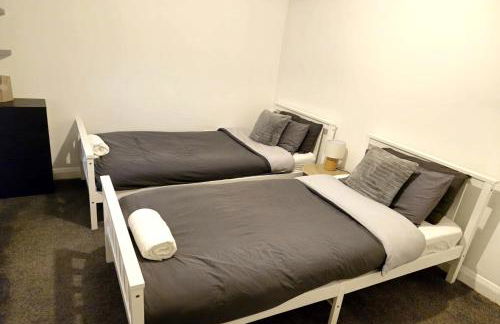 N&M Lodge Dunstable lodge with Free Parking - Photo 18