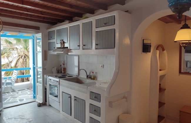 Ornos Beachside 2 Bd Stylish House - Photo 9