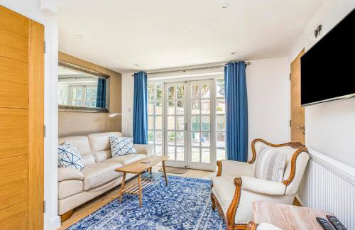 Charming Cottage with Garden - Pass the Keys - Foto 2