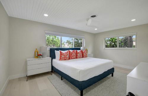 Coastal Palms House - Photo 24