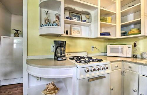 Lovely Lake Cabin Boat Rentals and On-Site Bar - Foto 7