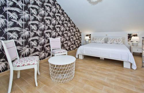 Luxurious Apartments Maslina with Beach - Photo 39