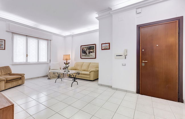 Cozy 2-Bedroom Flat with Balcony - Foto 26