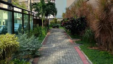 Suite, 2quartos, cozinha completa, varandão, 2 vagas de garagem - Foto 3