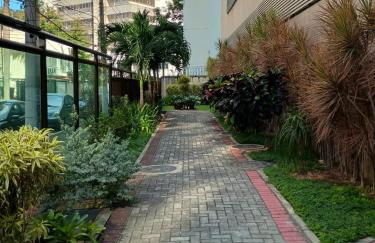 Suite, 2quartos, cozinha completa, varandão, 2 vagas de garagem - Foto 3