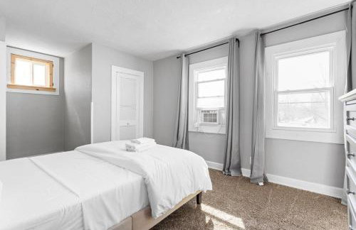 Charming Getaway - Deck & Patio - Walkable Area - Family Friendly - Foto 14