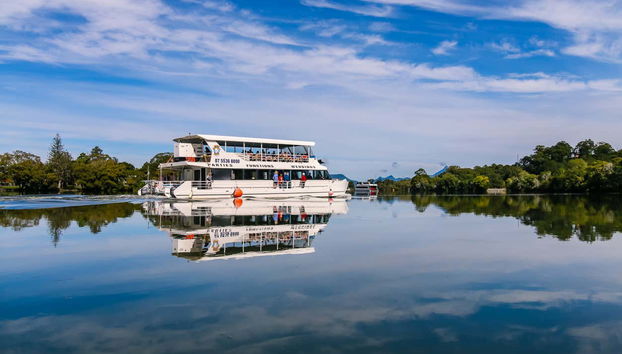Barco por el río Tweed