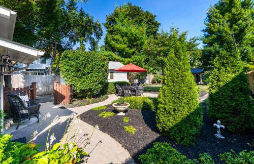 Charming Geneva Cottage Walk 4 Blks to Downtown - Foto 28