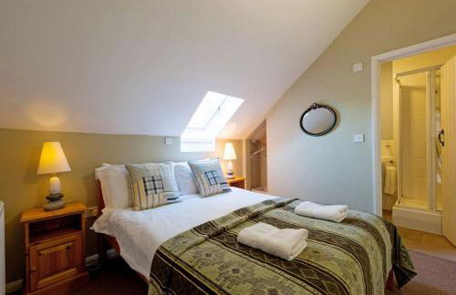 Marshlands House, Sleeps 16 - Country barn with hot tub - Foto 25