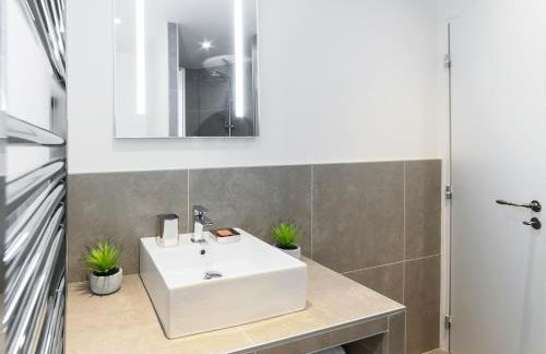 LivinParis - Luxury AC 2 & 3 Bedrooms Le Louvre - Foto 25