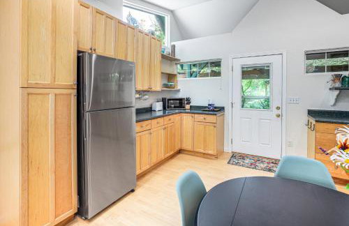 Spring-Fed Soaking Tub! Lush Central Oregon Haven - Foto 11