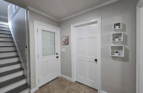 Cozy 5BR Family Retreat Firepit Games Patio - Foto 27