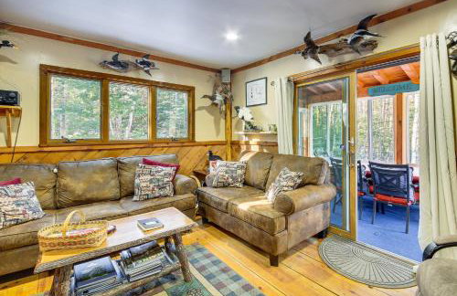 Rustic Searsport Cabin Loft and Sunroom on 10 Acres - Foto 4