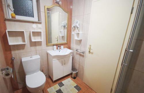 Airport Garden Apartments - Photo 7