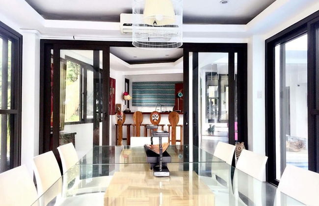 The Whitehouse by the Sea - Photo 39