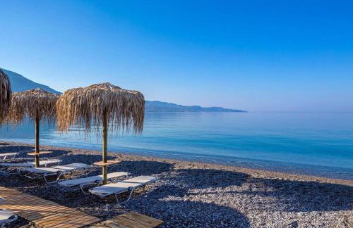 Avia's Seaside Hideaway with Lush Garden - Foto 40