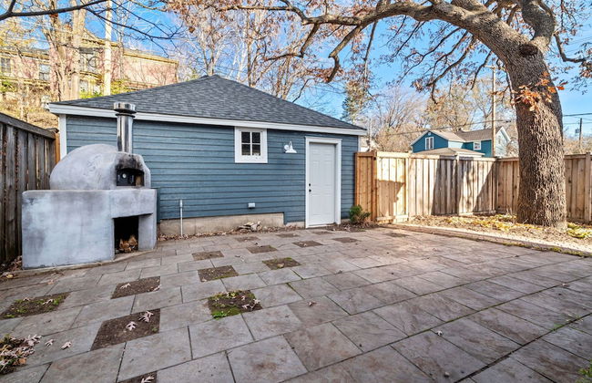 Maple Manor - Photo 36