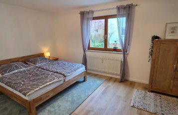 Gemütliches Ferienhaus in Schnaid mit zwei separaten und geräumigen Wohnungen - ausgestattet mit je einer großen Küche, zwei Schlafzimmern und einem Badezimmer - Foto 9