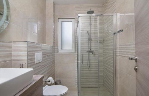 Villa Barbara & Zoran with free parking and heated swimming pool - Photo 78