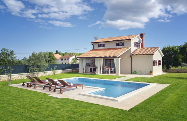 Modern Holiday Home With Pool in Marcana - Foto 24