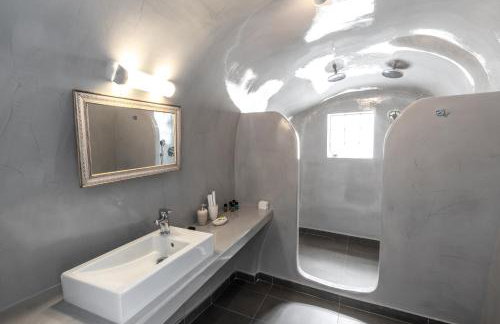 Fira-Cave-Sleeps 13-Parking-Pool-Pet Friendly - Photo 42