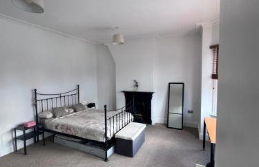 Charming 2 bed Victorian Home - Foto 9