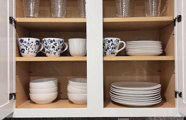 Bright & Spacious 5BR Modern Vacation Home - Near Disneyland & Beaches - Photo 13