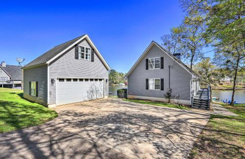 Lakefront Eatonton Home Boat Dock and Fire Pit - Foto 41
