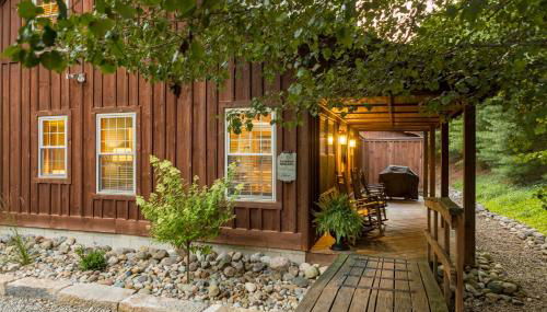 Canadian Hemlock . Trailside Lodging - Foto 2