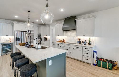 Hot Tub, Fire Pit! High-End Cedar Creek Lake Haven - Foto 8