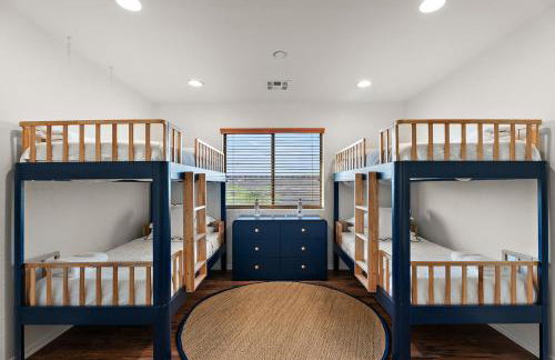 Serenity Splash Upscale Stay Pool Game Lounge - Foto 8