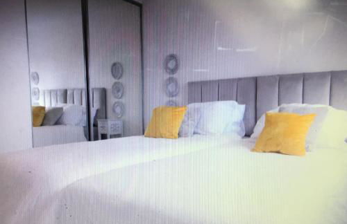 Luxuriously appointed 3 bedroom cottage off road parking for 3 vehicles dogs welcome by prior arrangement only 3 church cottages Alfrick close to Malvern and Worcester and Shelsley Walsh in a lovely village close to M5 Dogs welcome - Photo 29