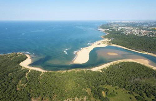 "LA VILLA DES HAUTES MERS" Villa 4 étoiles, 10 personnes, piscine privée chauffée, parc arboré, proche plage et marais - Foto 50