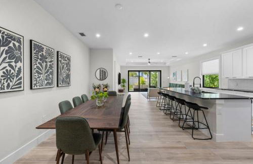 Naples Getaway by Beaches & Pickleball Courts - Photo 20