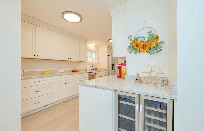 The Beehive New 4 Bedroom Listing Next to CNU - Foto 12