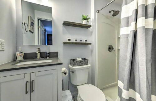 NEW! Updated Mystic Home w/ Sauna, Hot Tub & Deck - Foto 9