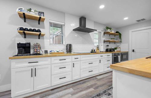 Dallas Family Fun Haus with Pool and Massive Game Room - Foto 14