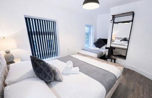 5 Bed Family Home in Treharris, Sleeps 1, Near Bike Park Wales - Foto 6