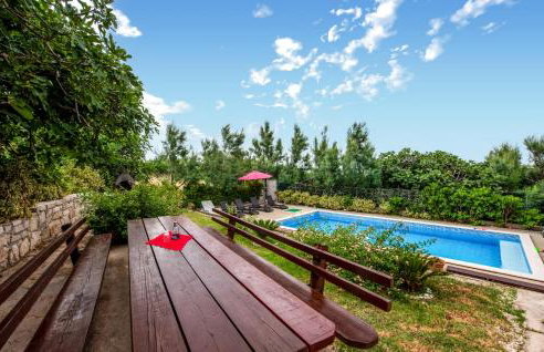 Lovely Apartment In Stara Vas With Wifi - Photo 6