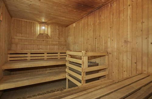 Costa SPA Piscinas de lujo - Playa las Catedrales - Foto 18