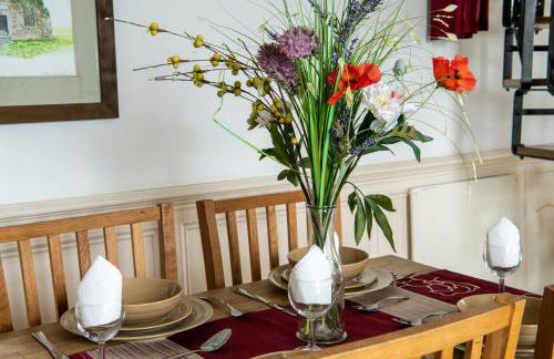 Cottage - Sleeps 5 - Hot Tub - Garden - Parking - Foto 16